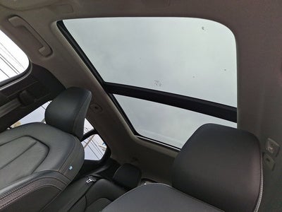 2023 Volvo XC40 Plus Dark Theme