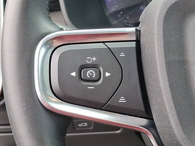 2023 Volvo XC40 Plus Dark Theme