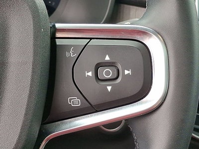 2023 Volvo XC40 Plus Dark Theme