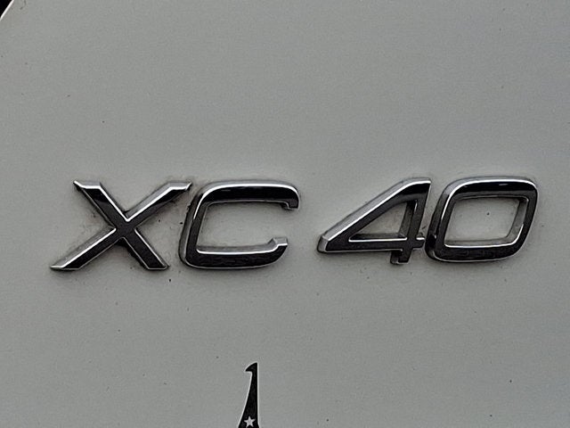 2023 Volvo XC40 Plus Dark Theme