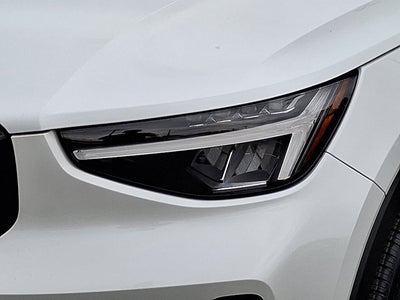 2023 Volvo XC40 Plus Dark Theme