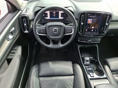 2023 Volvo XC40 Plus Dark Theme