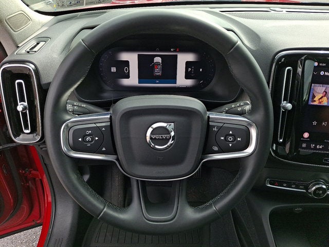 2023 Volvo XC40 Plus Dark Theme