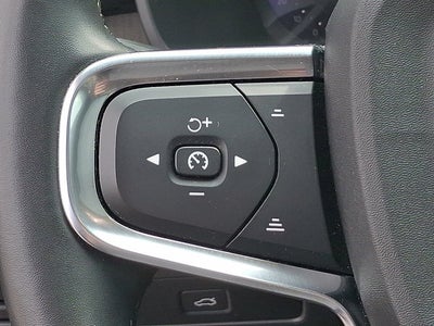2023 Volvo XC40 Plus Dark Theme