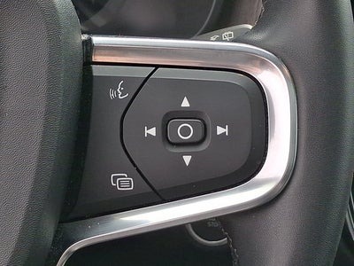 2023 Volvo XC40 Plus Dark Theme