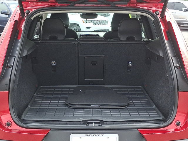 2023 Volvo XC40 Plus Dark Theme