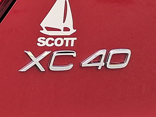 2023 Volvo XC40 Plus Dark Theme