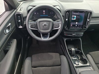 2023 Volvo XC40 Plus Dark Theme
