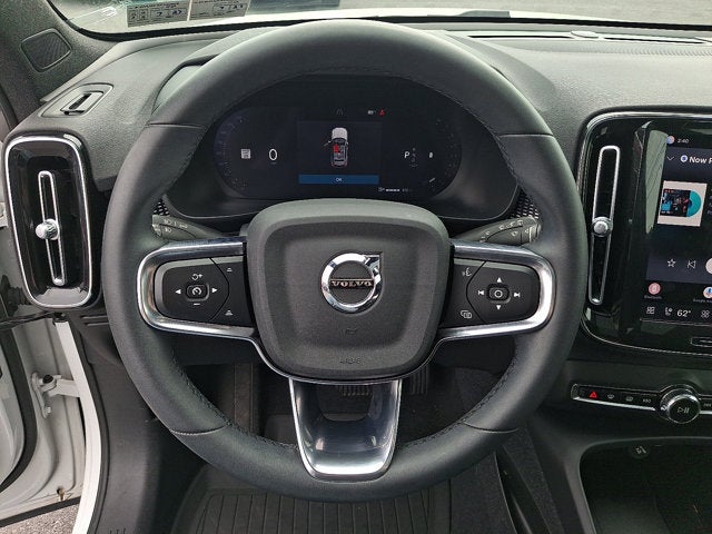 2023 Volvo XC40 Plus Dark Theme