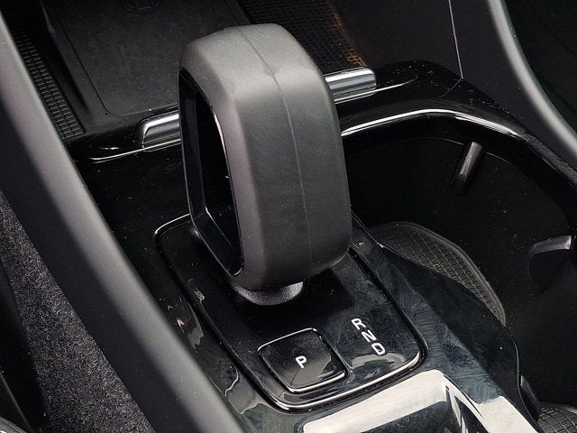 2023 Volvo XC40 Plus Dark Theme