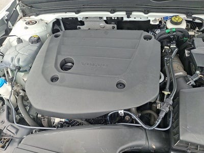 2023 Volvo XC40 Plus Dark Theme