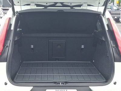 2023 Volvo XC40 Plus Dark Theme
