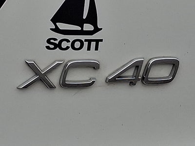 2023 Volvo XC40 Plus Dark Theme