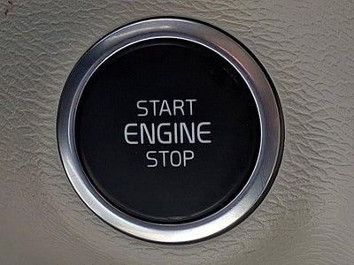 2023 Volvo XC40 Plus Dark Theme