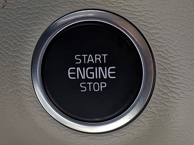 2023 Volvo XC40 Plus Dark Theme