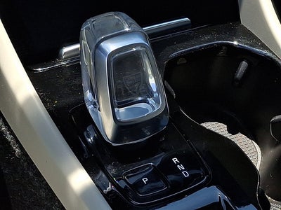 2023 Volvo XC40 Plus Dark Theme