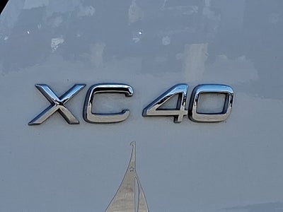 2023 Volvo XC40 Plus Dark Theme