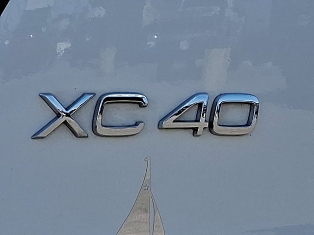2023 Volvo XC40 Plus Dark Theme