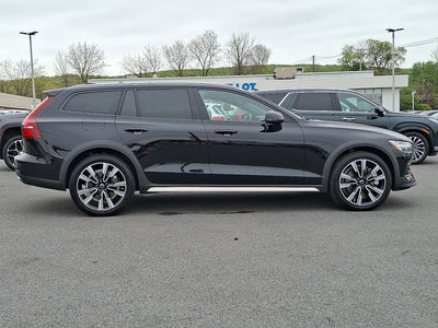 2024 Volvo V60 Cross Country Ultimate