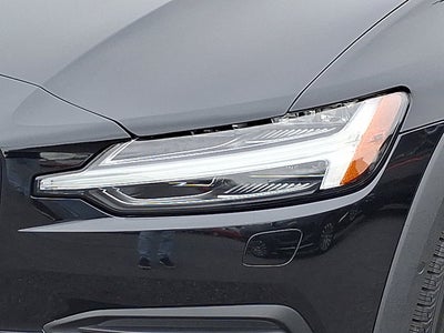 2024 Volvo V60 Cross Country Ultimate