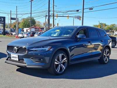 2025 Volvo V60 Cross Country Plus