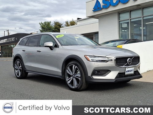 2025 Volvo V60 Cross Country Plus
