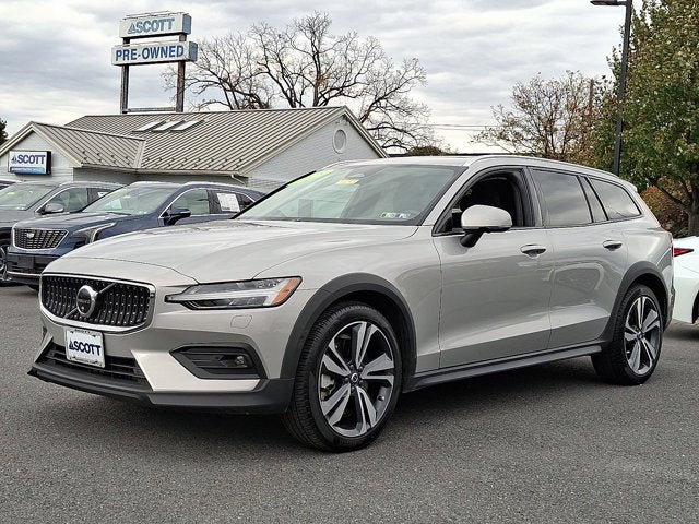 2025 Volvo V60 Cross Country Plus