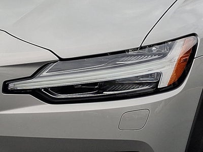 2025 Volvo V60 Cross Country Plus