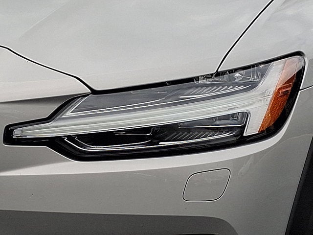 2025 Volvo V60 Cross Country Plus